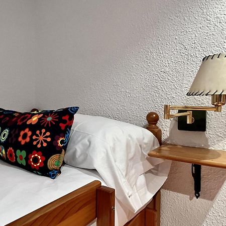 Hostal Nomadas By Gloove Villalba de la Sierra Eksteriør billede