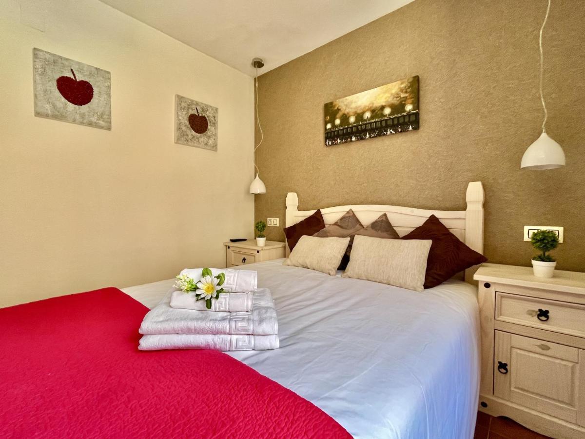 Hostal Nomadas By Gloove Villalba de la Sierra Eksteriør billede
