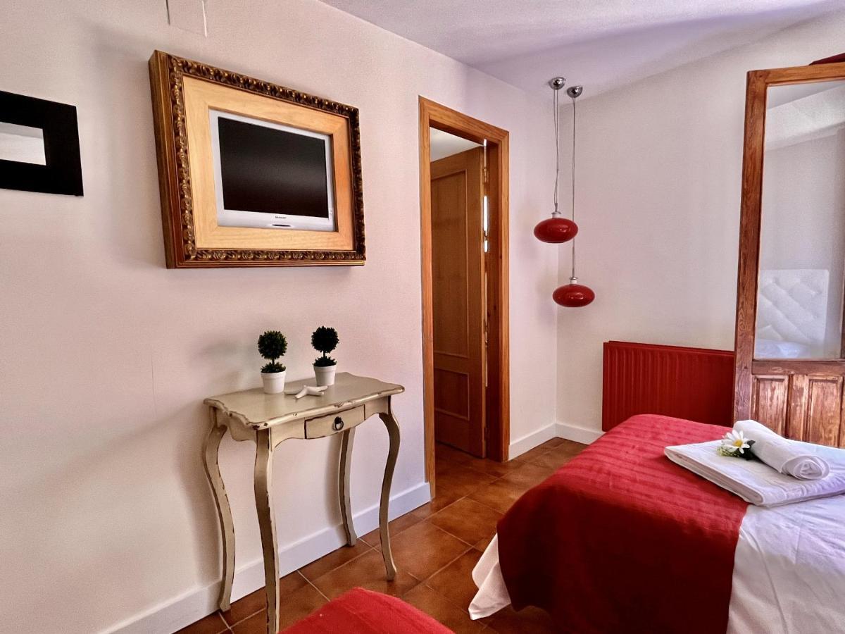 Hostal Nomadas By Gloove Villalba de la Sierra Eksteriør billede