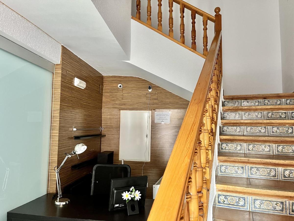 Hostal Nomadas By Gloove Villalba de la Sierra Eksteriør billede