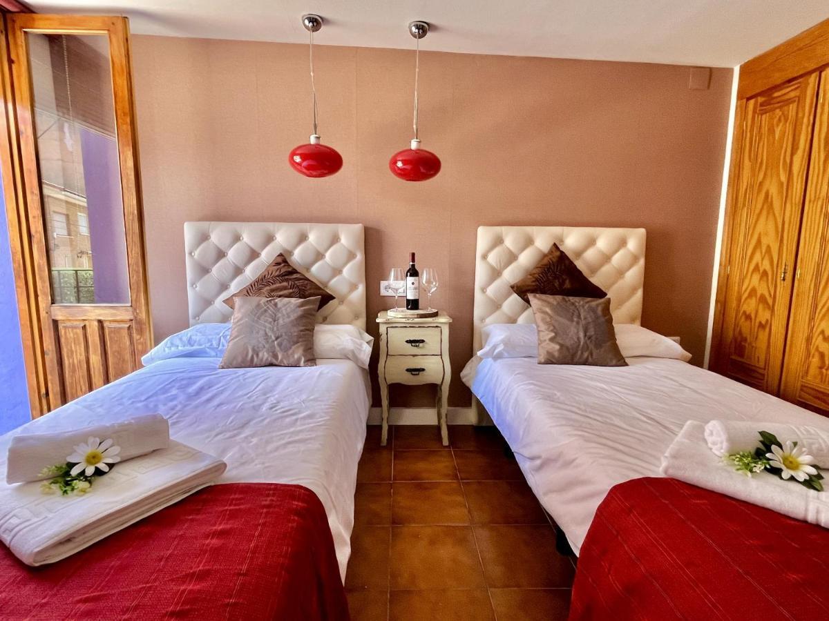 Hostal Nomadas By Gloove Villalba de la Sierra Eksteriør billede