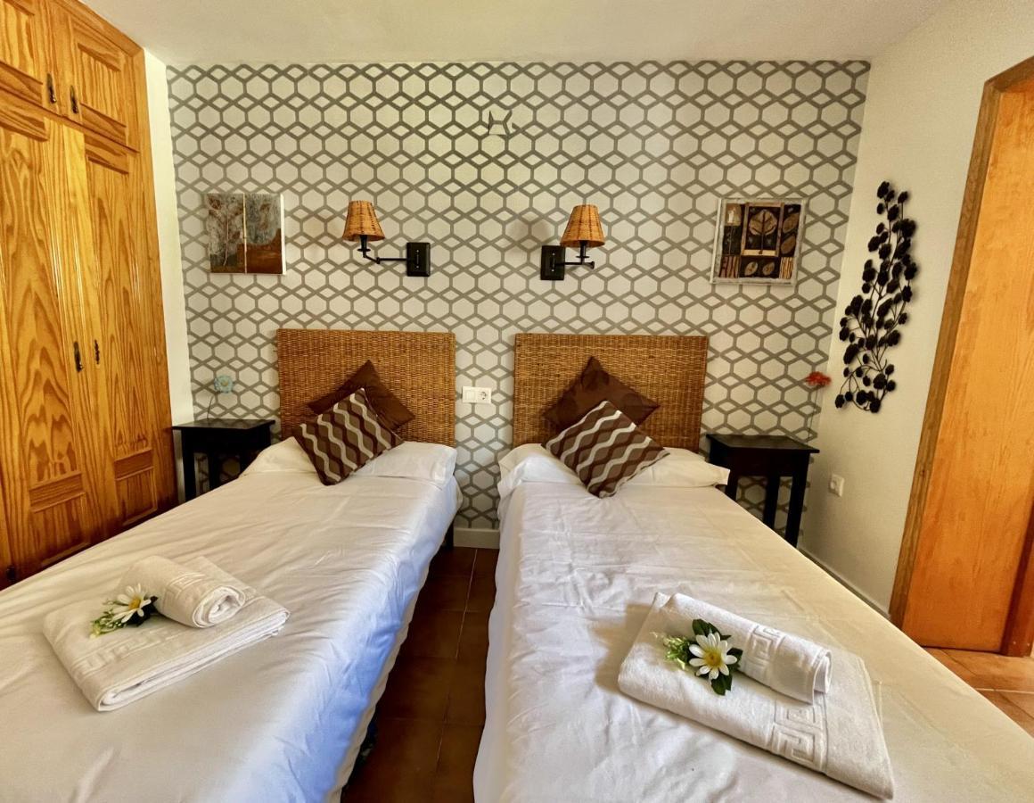 Hostal Nomadas By Gloove Villalba de la Sierra Eksteriør billede
