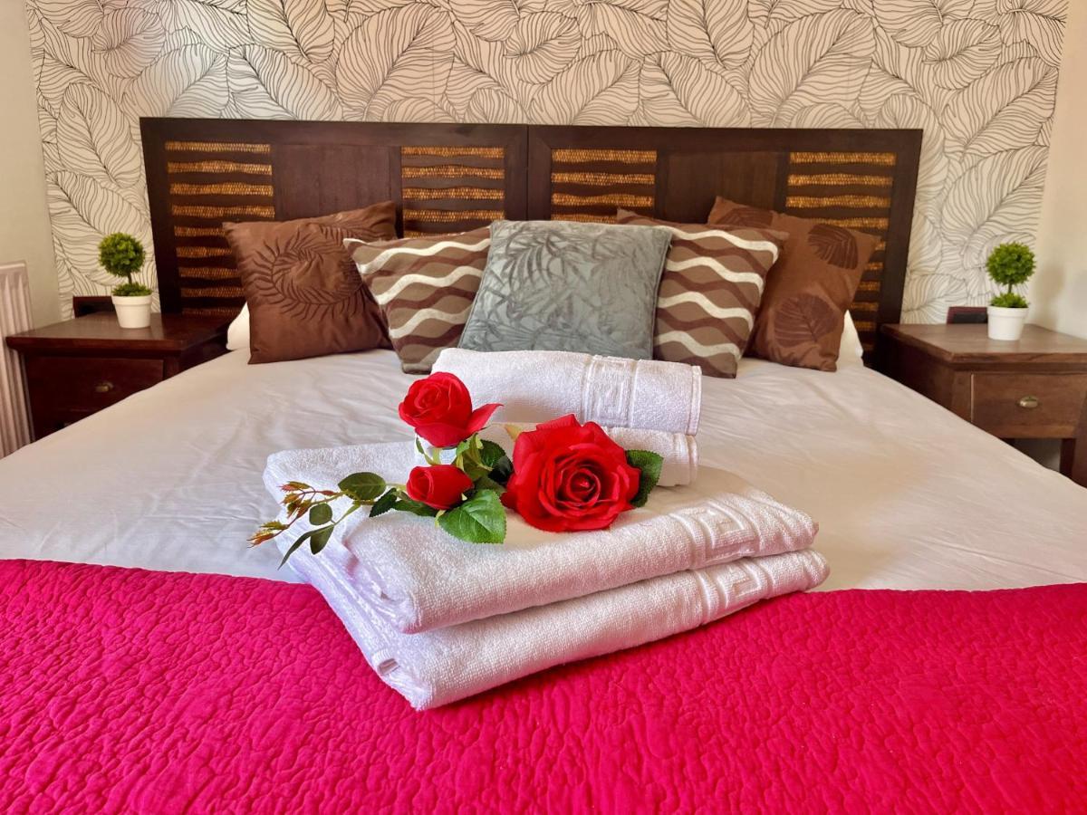 Hostal Nomadas By Gloove Villalba de la Sierra Eksteriør billede