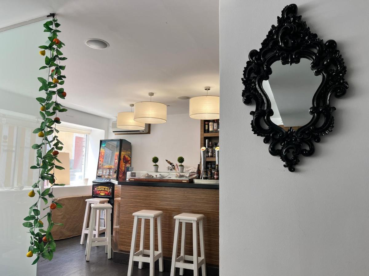 Hostal Nomadas By Gloove Villalba de la Sierra Eksteriør billede