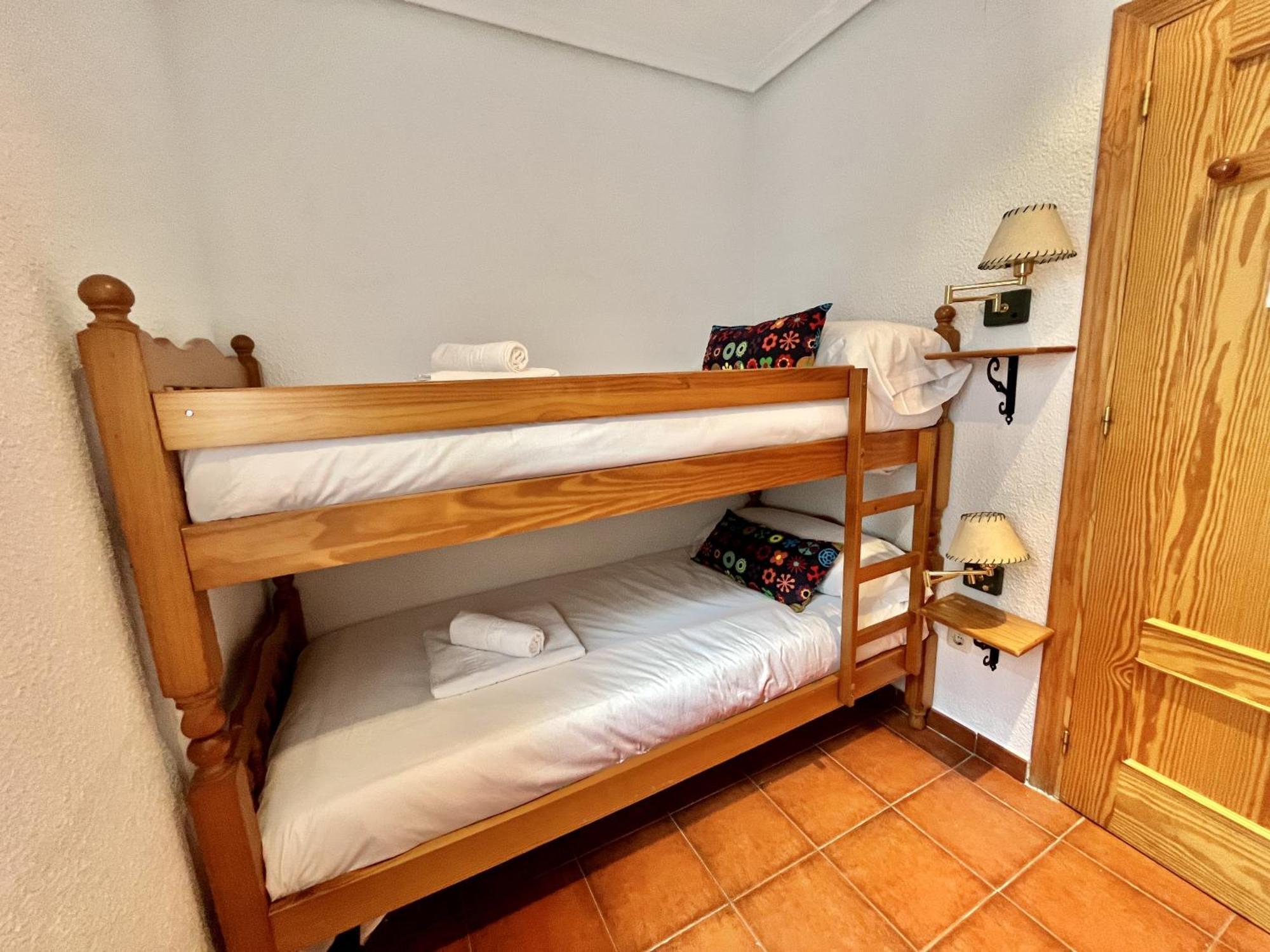 Hostal Nomadas By Gloove Villalba de la Sierra Eksteriør billede