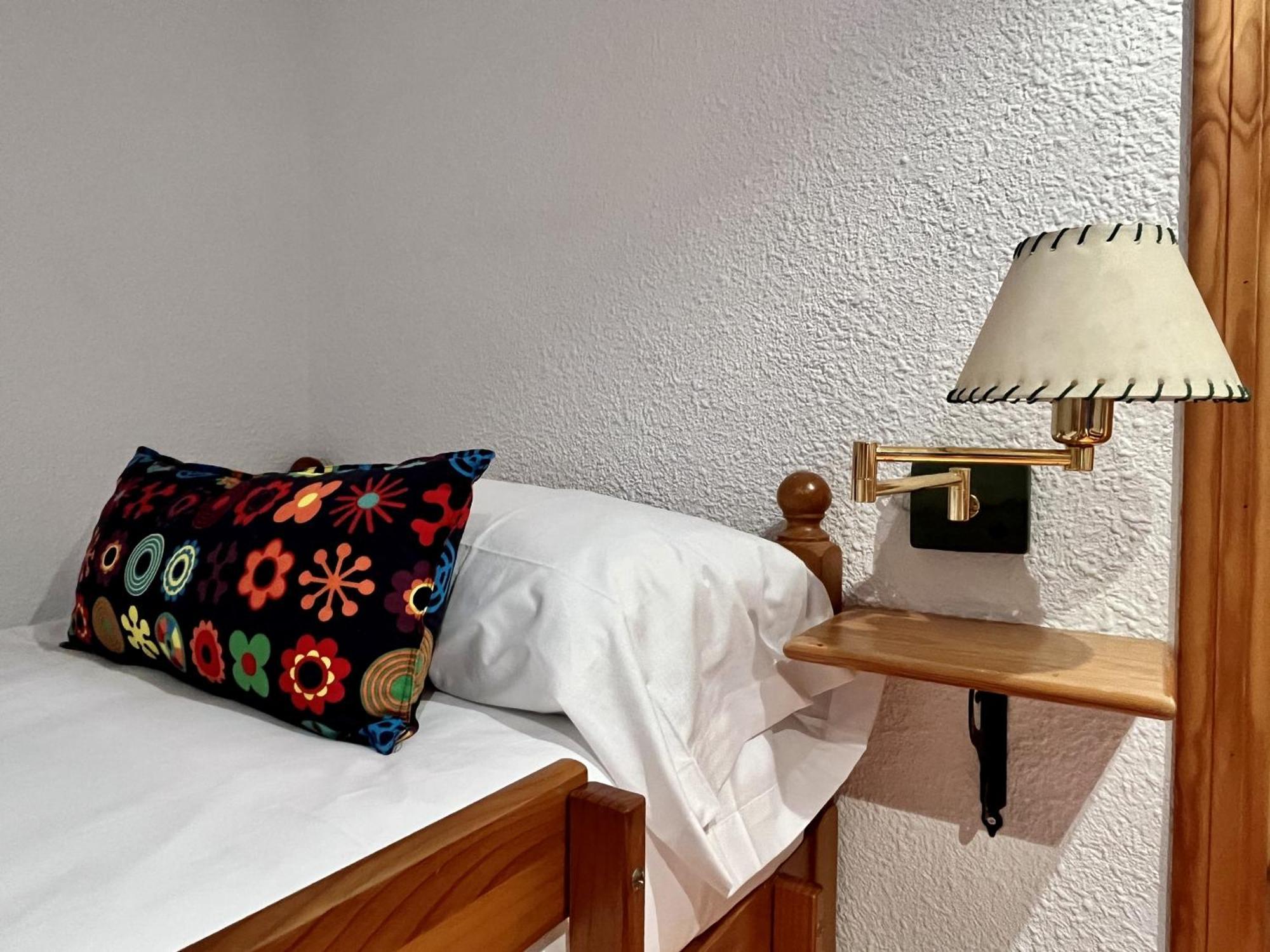 Hostal Nomadas By Gloove Villalba de la Sierra Eksteriør billede