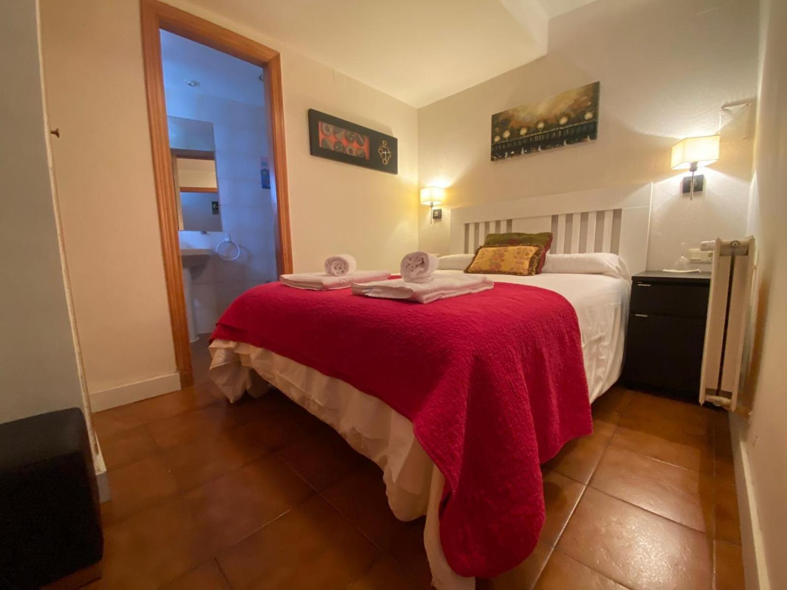 Hostal Nomadas By Gloove Villalba de la Sierra Eksteriør billede