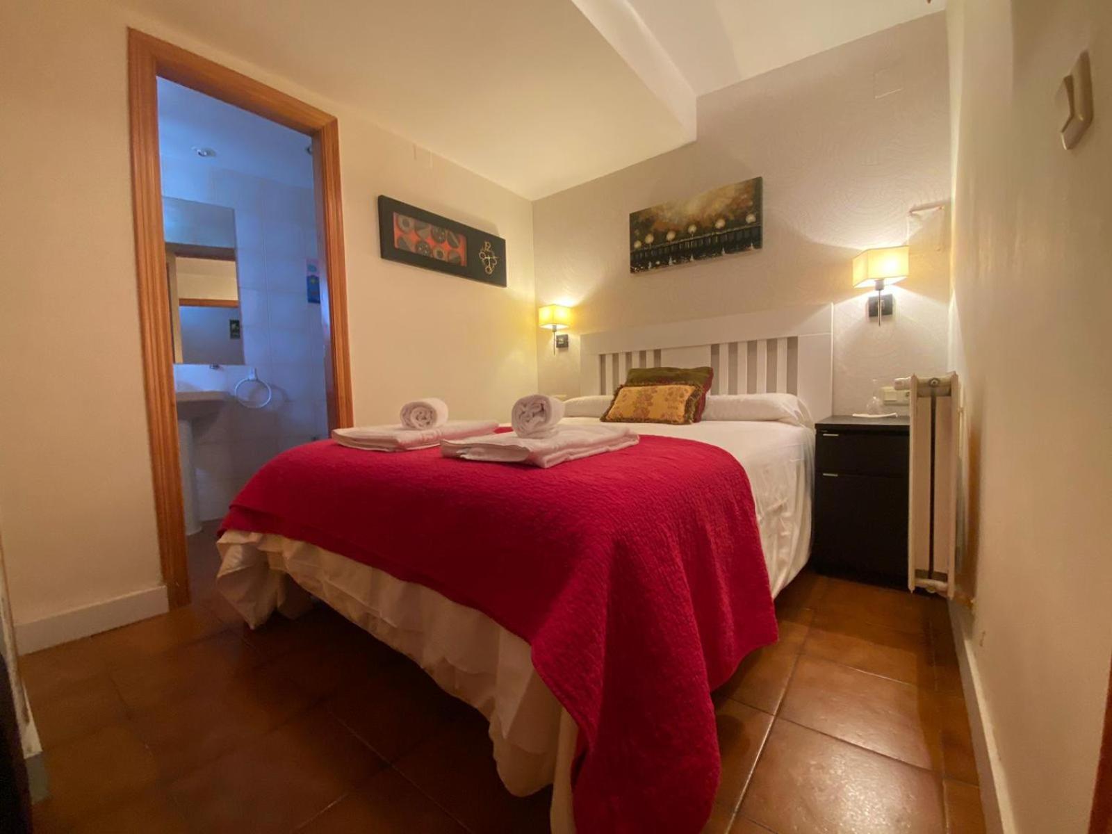 Hostal Nomadas By Gloove Villalba de la Sierra Eksteriør billede